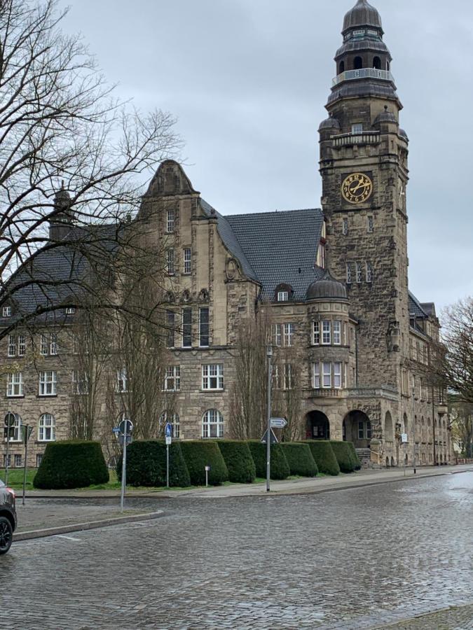 Exklusive Stadtwohnung Am Elbradweg: Best-Preis-Fewo Rathausblick 1 Fuer Max. 3 Pers. Inkl. Wlan, Prime Video & Self Check-In Wittenberge Eksteriør billede